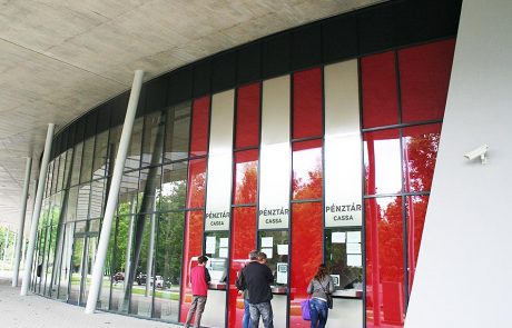 Nagyerdei Stadion Debrecenben expandált lemez burkolat Metmark 5